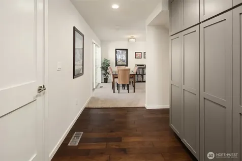10262 NE 129th Lane Kirkland WA 98034