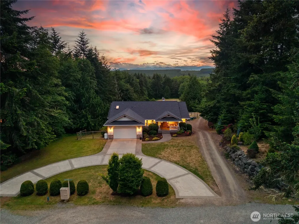 27581 Heavenly Place NE Kingston WA 98346