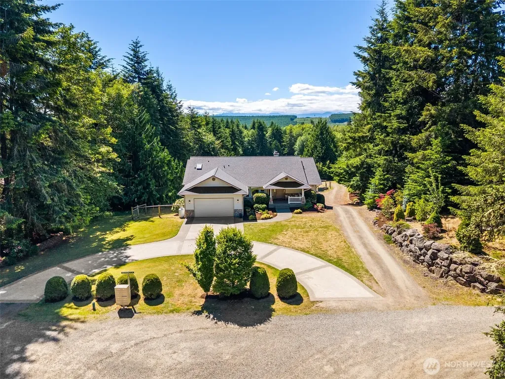 27581 Heavenly Place NE Kingston WA 98346