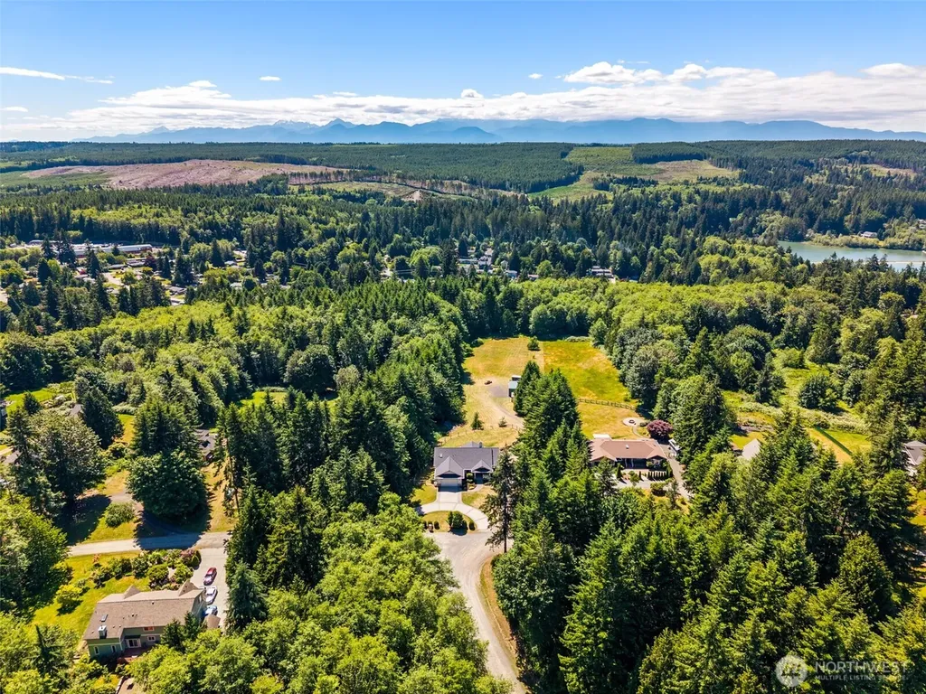 27581 Heavenly Place NE Kingston WA 98346