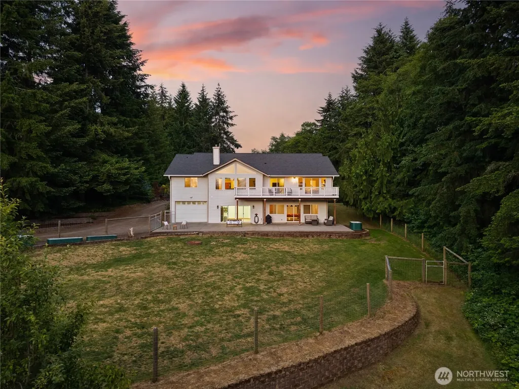 27581 Heavenly Place NE Kingston WA 98346