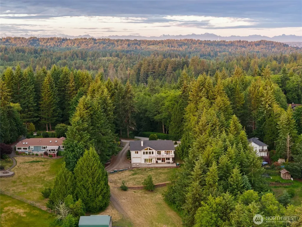 27581 Heavenly Place NE Kingston WA 98346