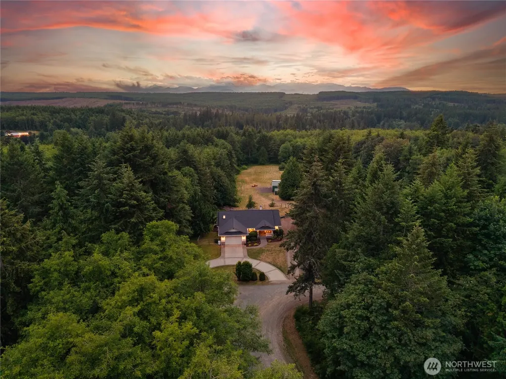 27581 Heavenly Place NE Kingston WA 98346