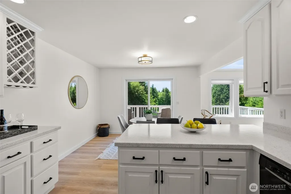 27581 Heavenly Place NE Kingston WA 98346