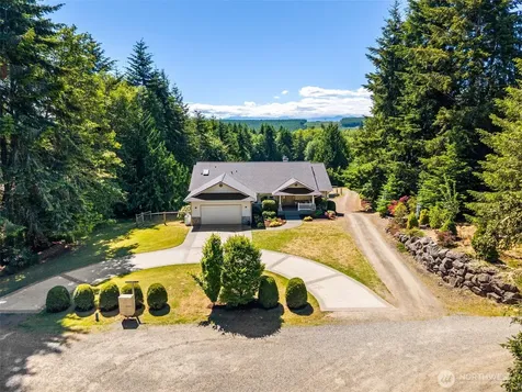 27581 Heavenly Place NE Kingston WA 98346