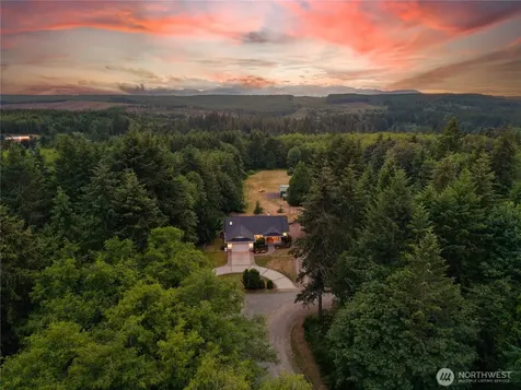 27581 Heavenly Place NE Kingston WA 98346