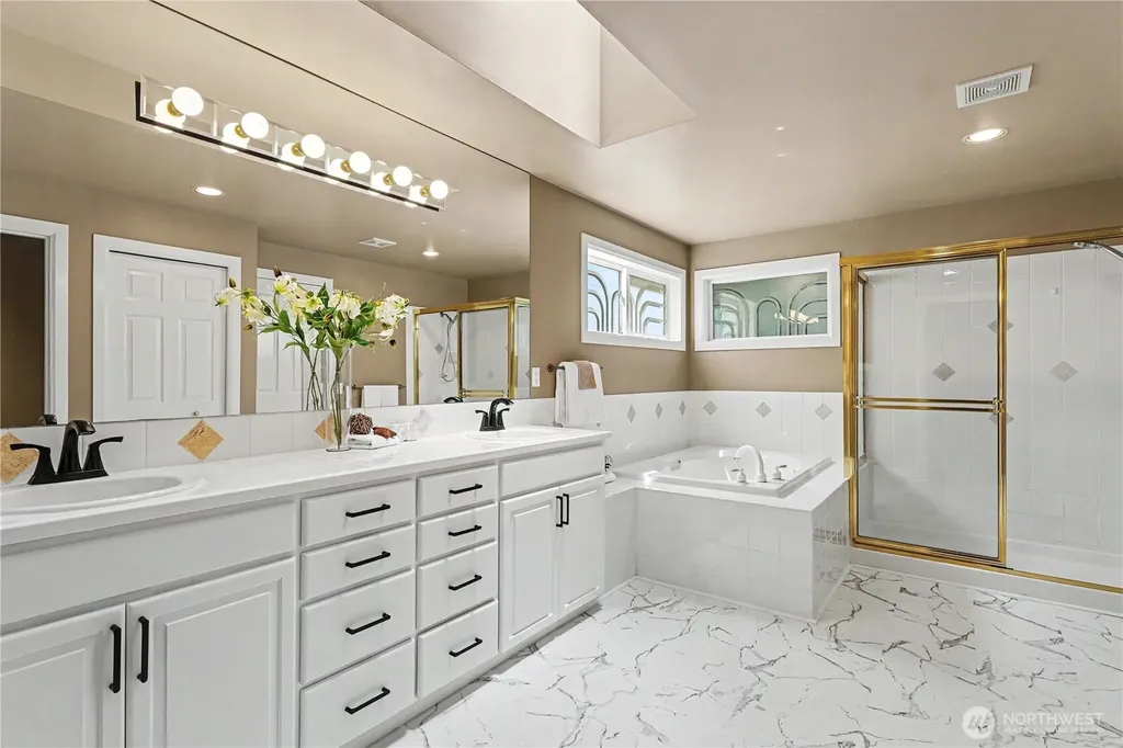 18055 NW Varese Court Issaquah WA 98027