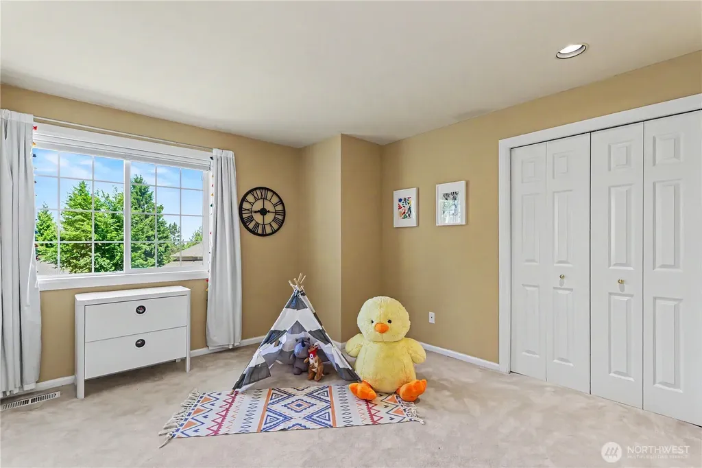 18055 NW Varese Court Issaquah WA 98027