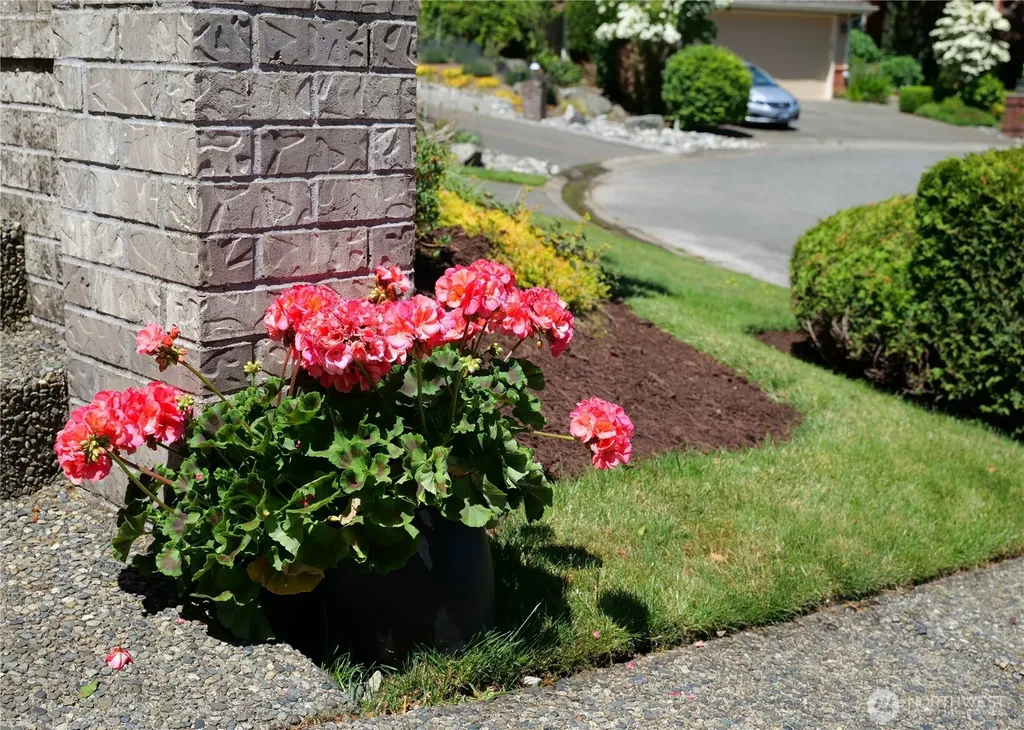 18055 NW Varese Court Issaquah WA 98027
