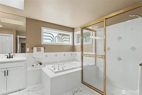 18055 NW Varese Court Issaquah WA 98027