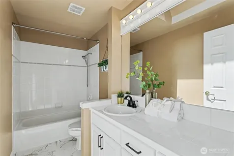 18055 NW Varese Court Issaquah WA 98027