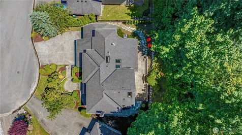 18055 NW Varese Court Issaquah WA 98027