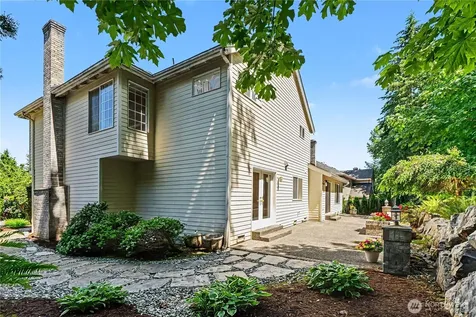 18055 NW Varese Court Issaquah WA 98027