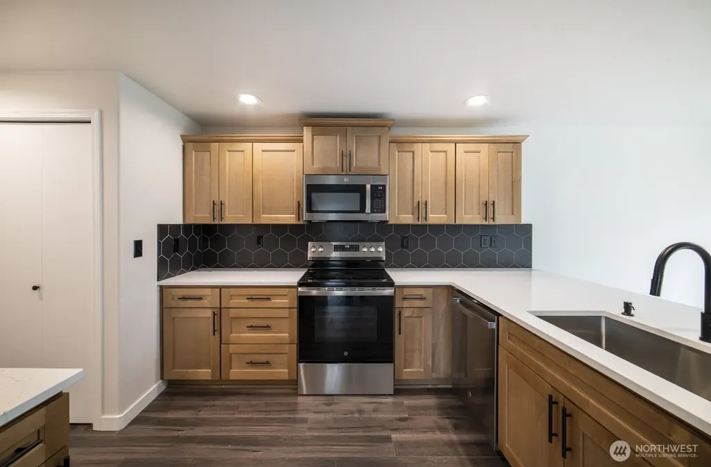 520 N Laventure Road Mount Vernon WA 98273