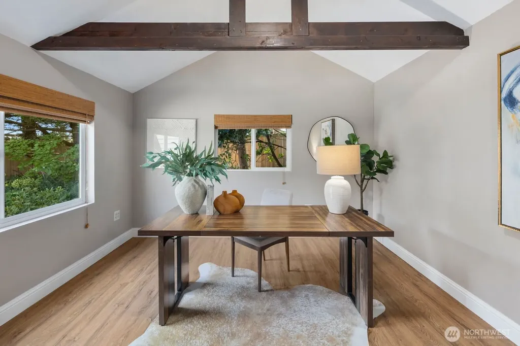 11205 Phinney Avenue N Seattle WA 98133