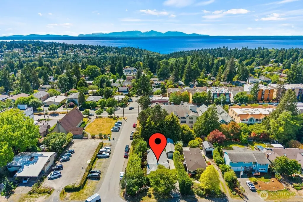 11205 Phinney Avenue N Seattle WA 98133