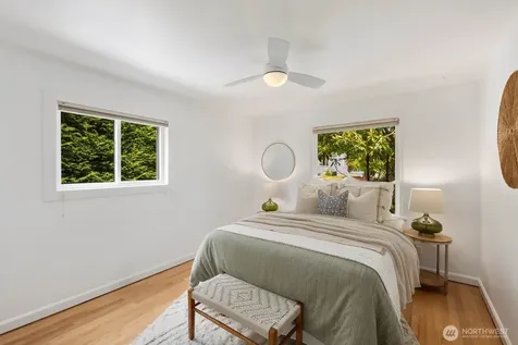 11205 Phinney Avenue N Seattle WA 98133