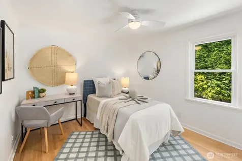11205 Phinney Avenue N Seattle WA 98133