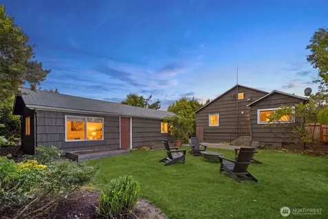 11205 Phinney Avenue N Seattle WA 98133