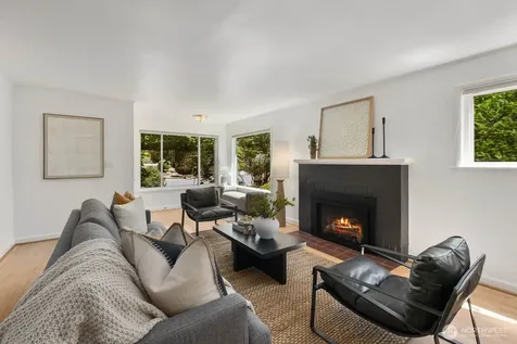11205 Phinney Avenue N Seattle WA 98133