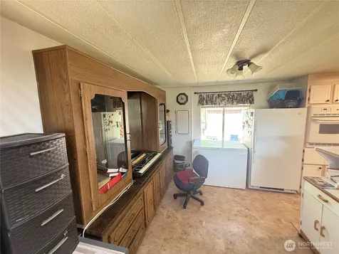 24 Hubbert Road Omak WA 98841