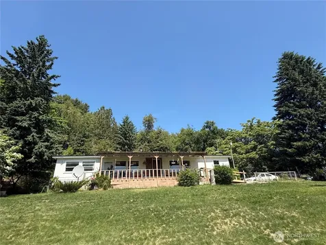 24 Hubbert Road Omak WA 98841