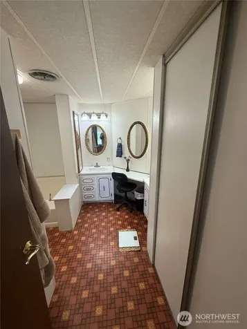 24 Hubbert Road Omak WA 98841