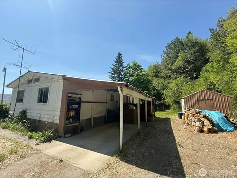 24 Hubbert Road Omak WA 98841