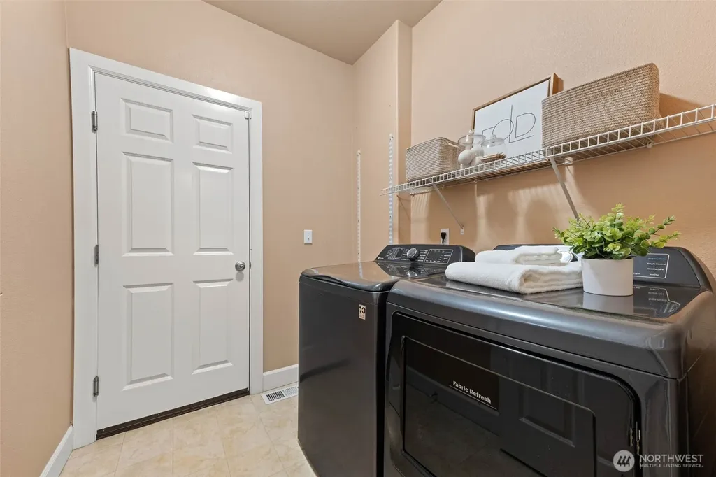 9304 229th Avenue E Buckley WA 98321