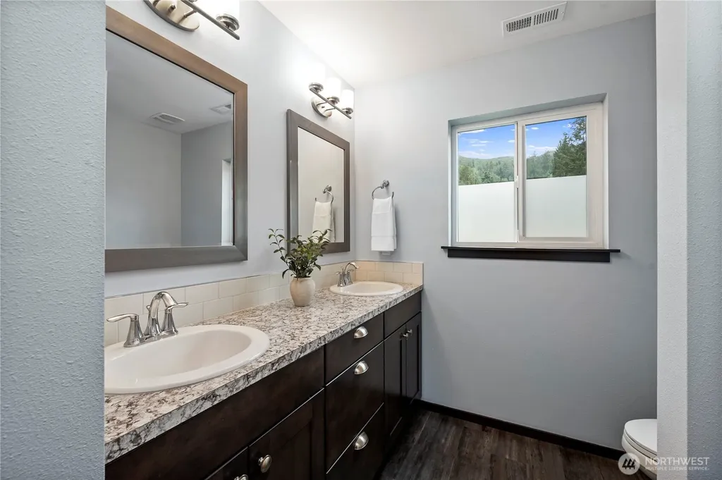 5049 Potter Road Deming WA 98244