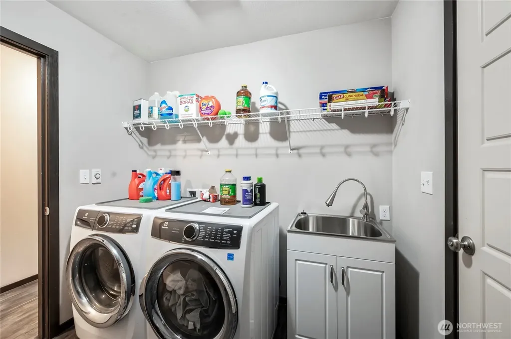 5049 Potter Road Deming WA 98244