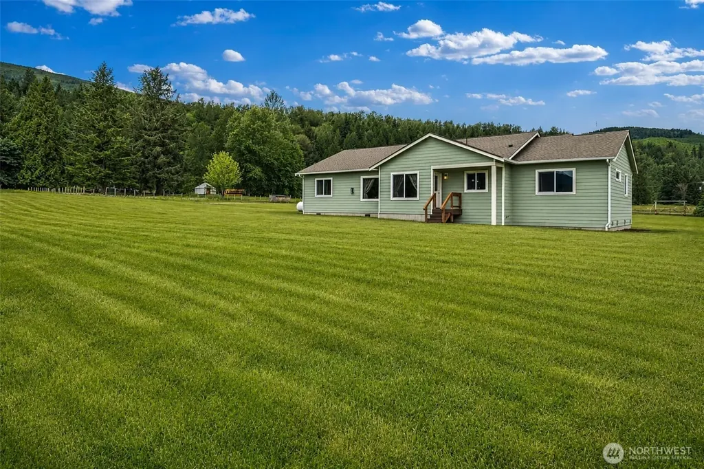5049 Potter Road Deming WA 98244