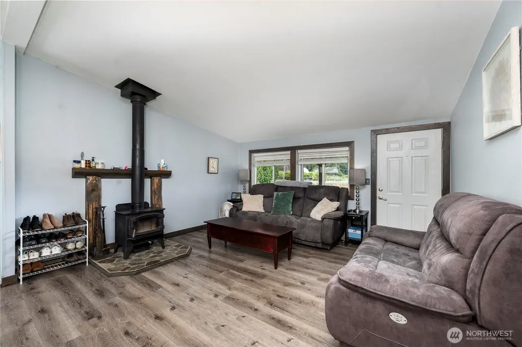 5049 Potter Road Deming WA 98244