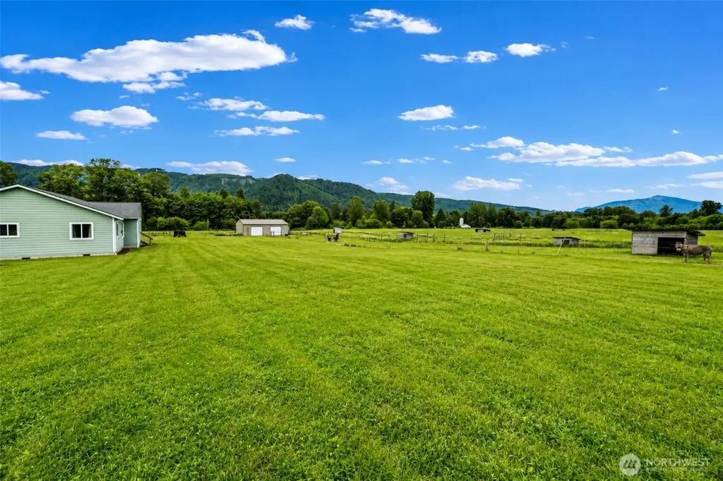 5049 Potter Road Deming WA 98244
