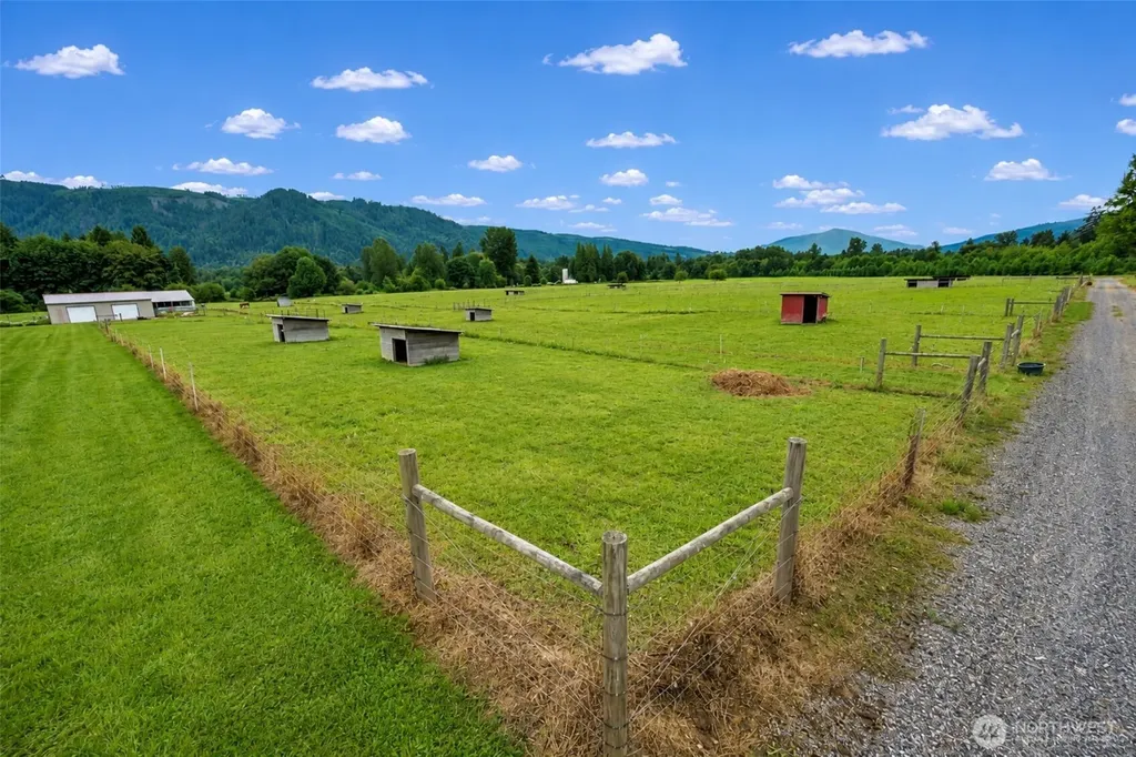 5049 Potter Road Deming WA 98244