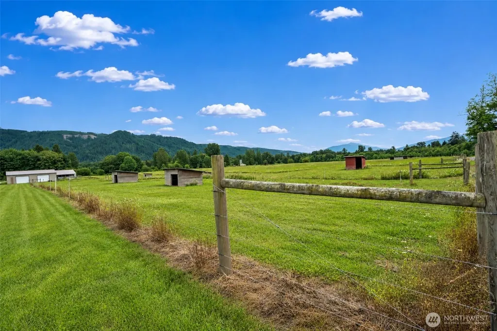 5049 Potter Road Deming WA 98244