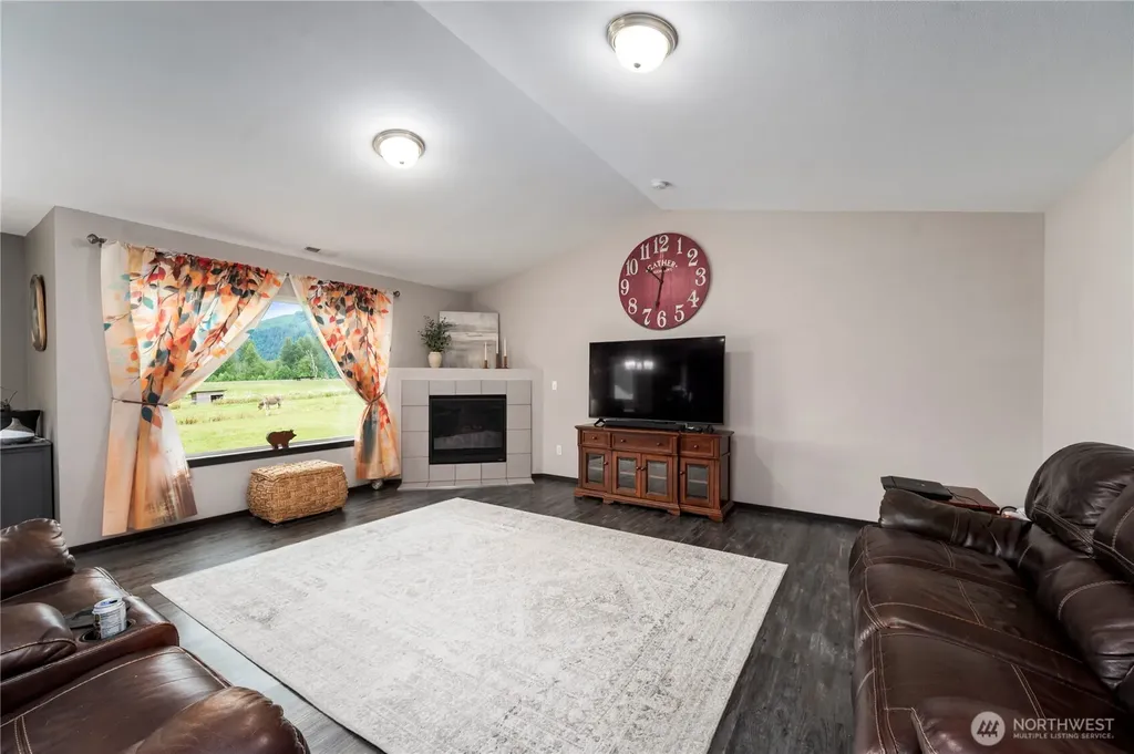 5049 Potter Road Deming WA 98244
