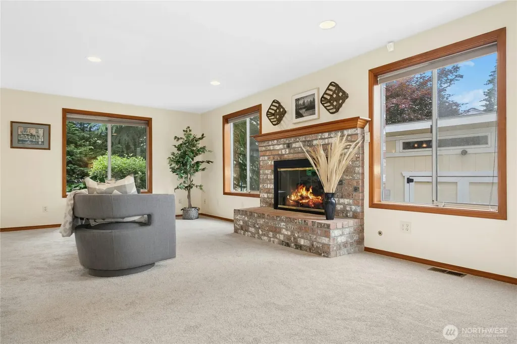 5507 James Avenue SE Auburn WA 98092