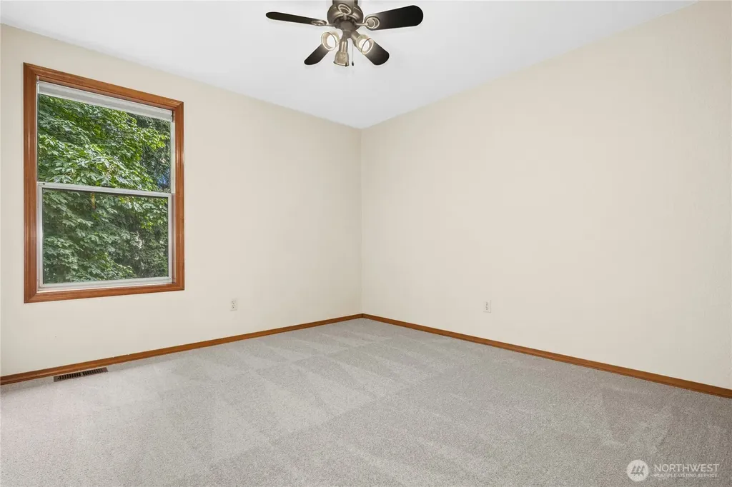 5507 James Avenue SE Auburn WA 98092