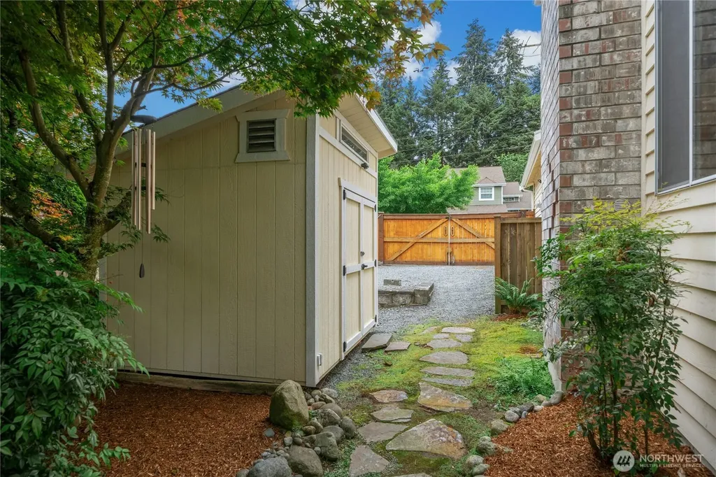 5507 James Avenue SE Auburn WA 98092