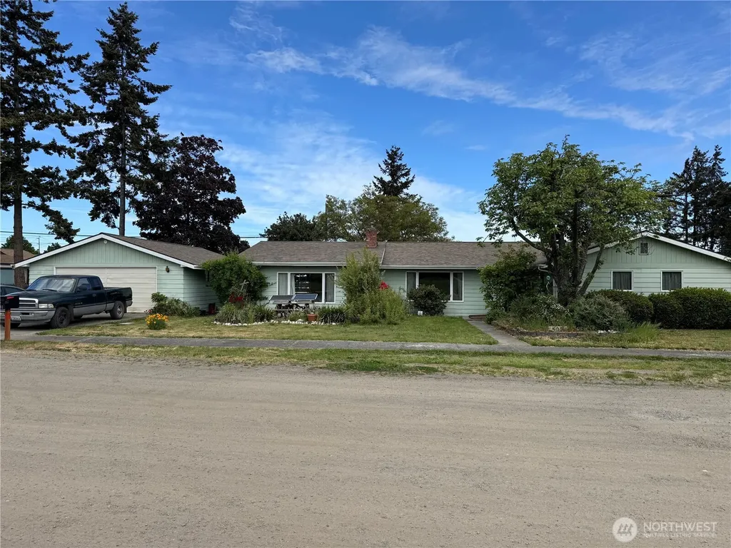 402 W Maple Sequim WA 98382