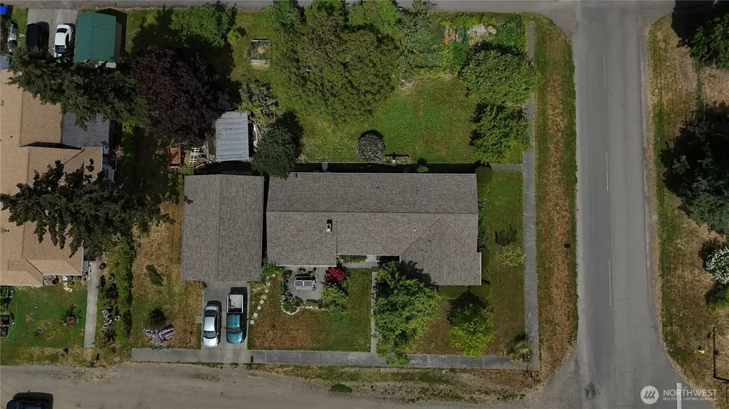 402 W Maple Sequim WA 98382