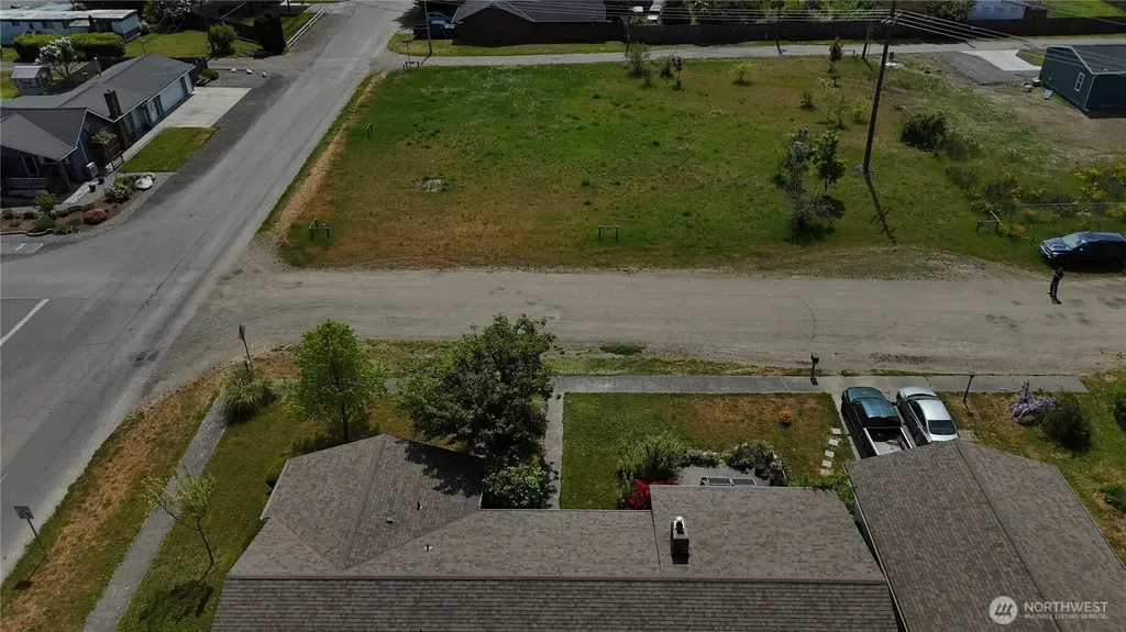 402 W Maple Sequim WA 98382