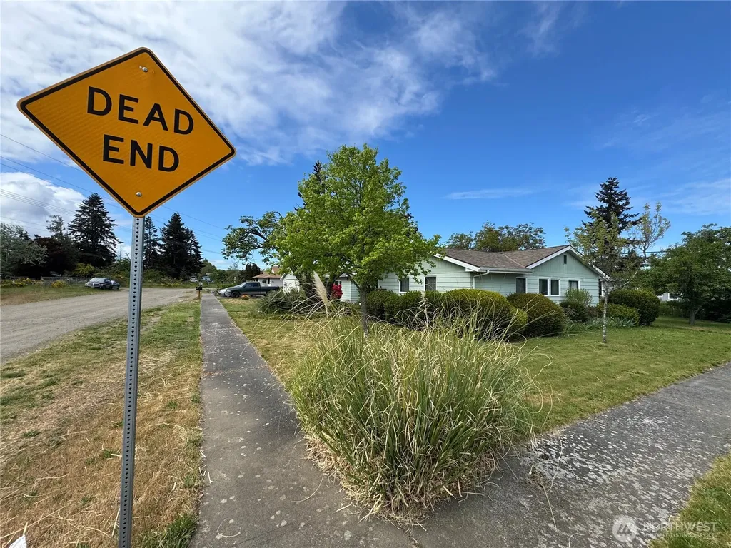 402 W Maple Sequim WA 98382