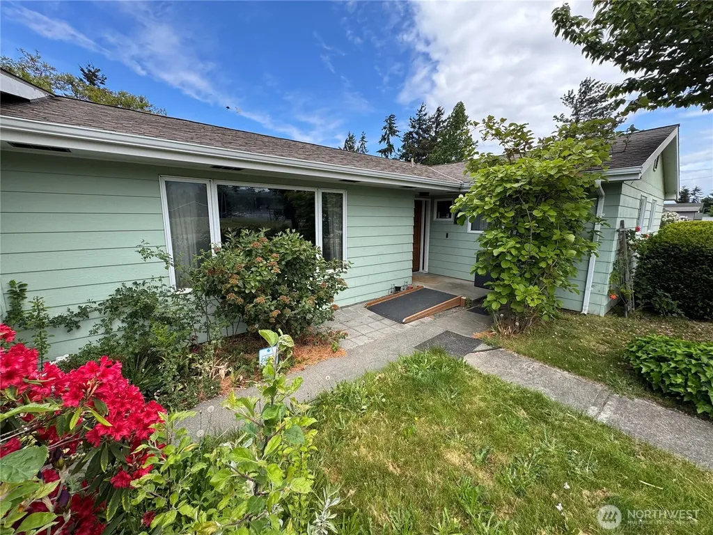 402 W Maple Sequim WA 98382