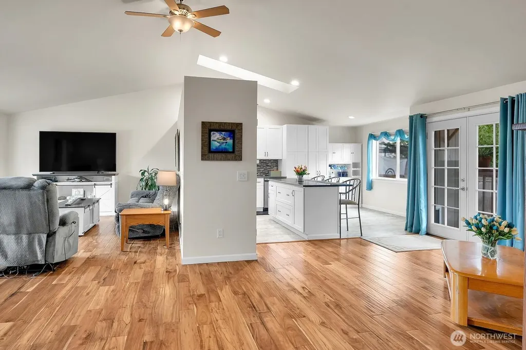 7425 3rd Drive W Everett WA 98203