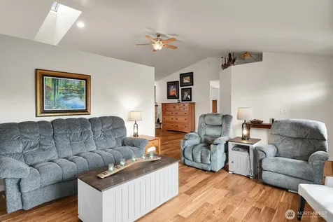 7425 3rd Drive W Everett WA 98203