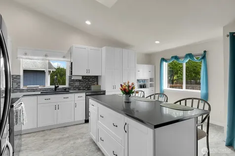 7425 3rd Drive W Everett WA 98203