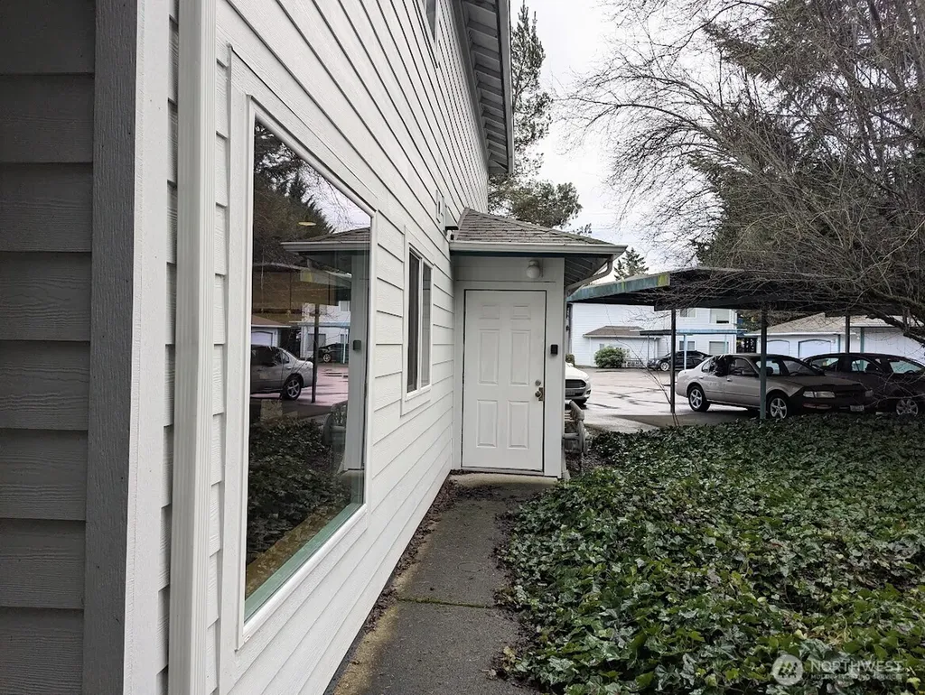 2007 99th Street E Tacoma WA 98445