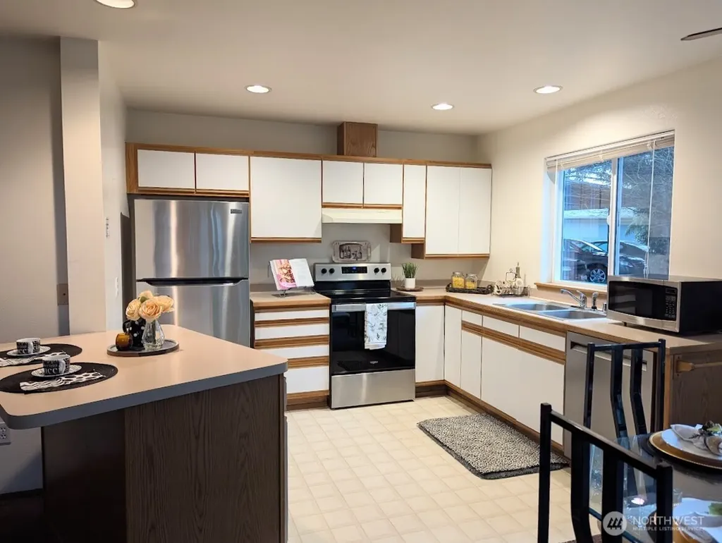 2007 99th Street E Tacoma WA 98445
